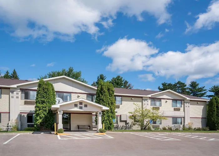 Super 8 By Wyndham Cloquet
