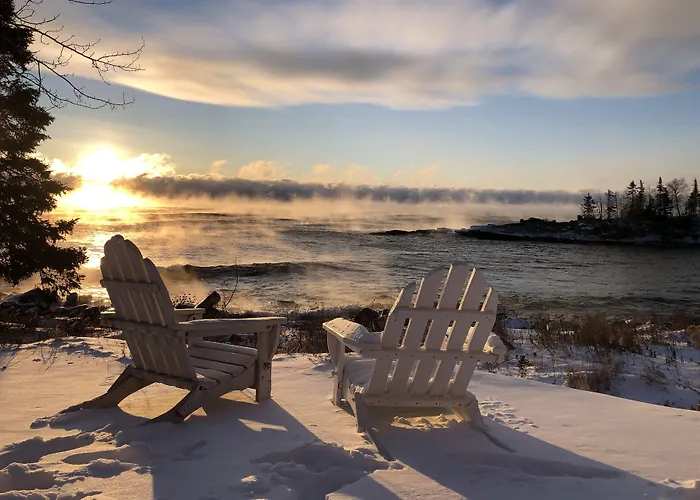 Cove Point Lodge